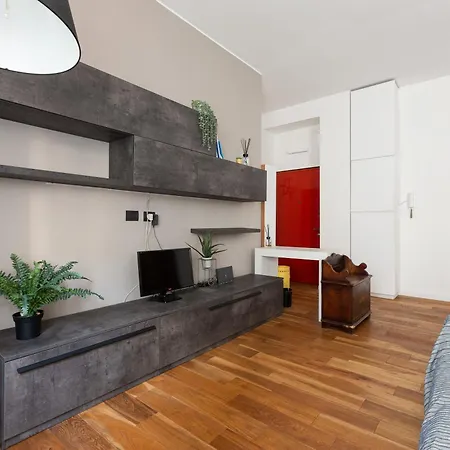 Modern Close To Forlanini And Linate! 아파트 *
